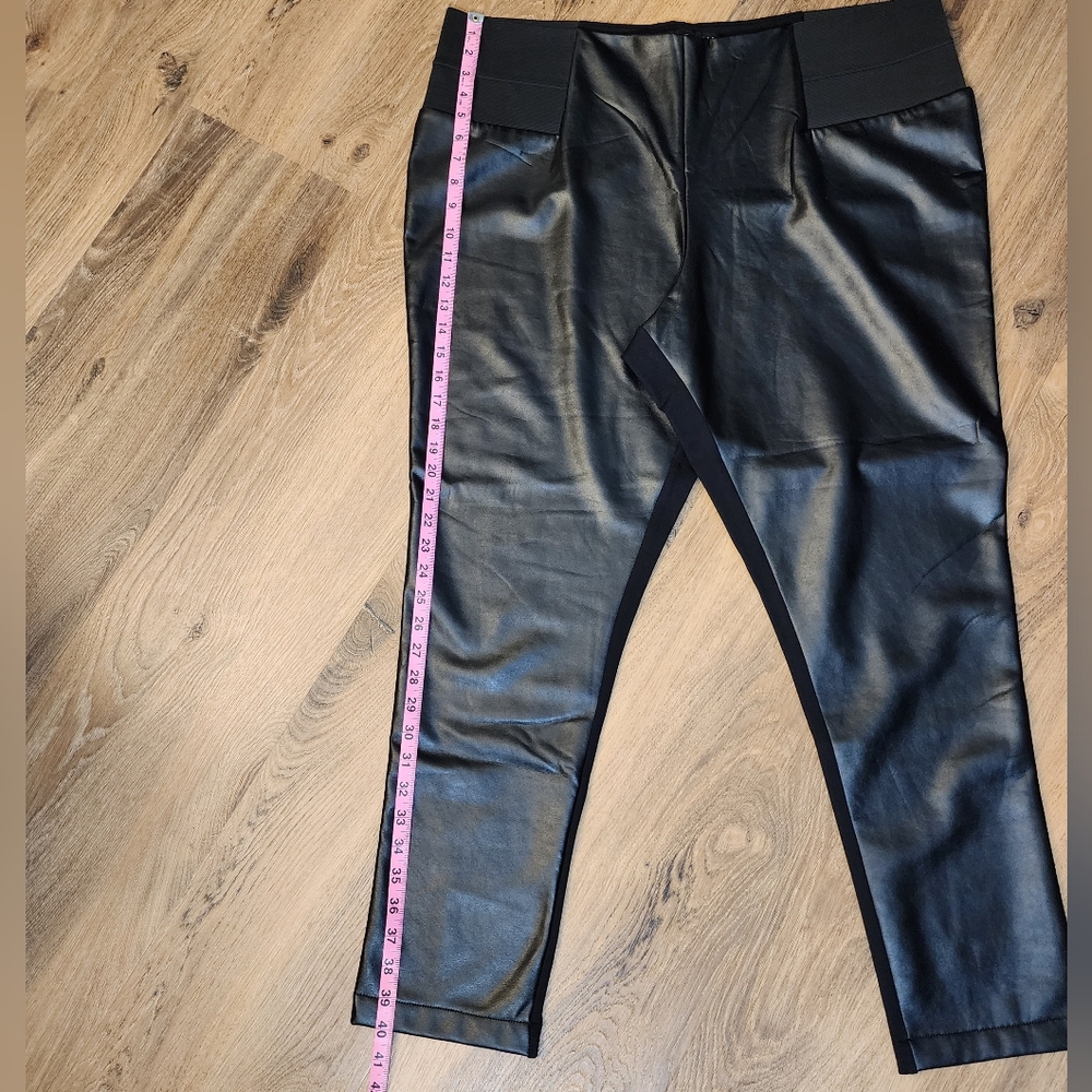 Eloquii Black Faux Leather Look Miracle Flawless Legging Pants Size 22 NWOT - Picture 3 of 5